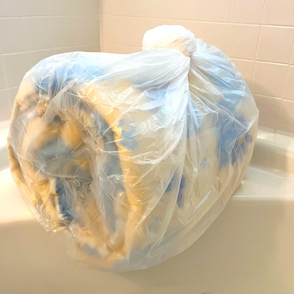 Floral Comforter Cream Blue Yellow Polyfill Queen or Double Size 84”W x 88”L - Picture 5 of 8